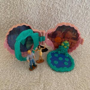 Vintage 90s Disney Pocahontas Mini Playset Polly Pocket Type